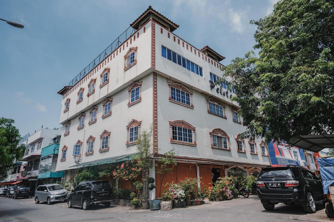 Reddoorz Near Nagoya Hill Mall Batam 5 Exterior photo