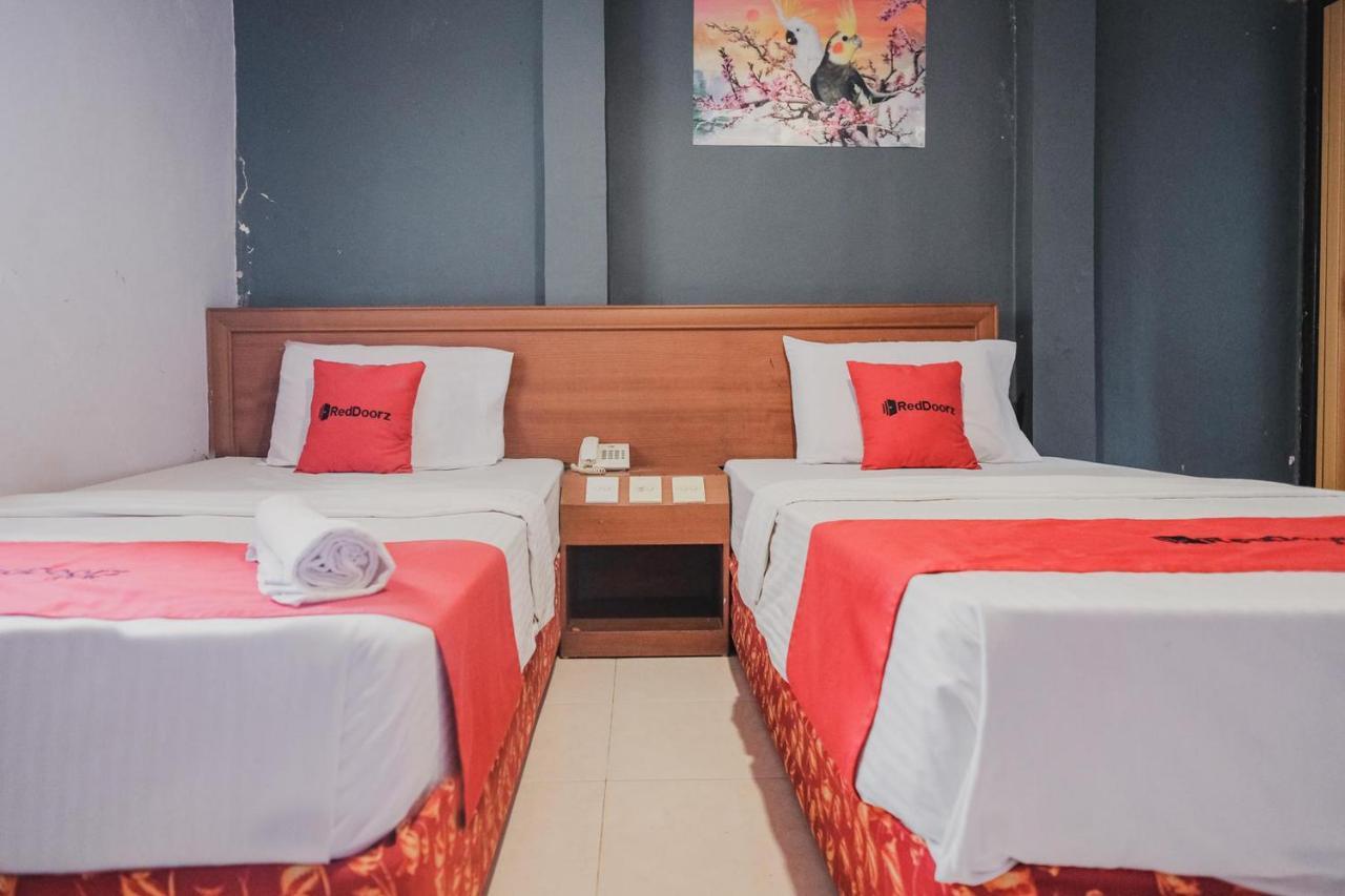 Reddoorz Near Nagoya Hill Mall Batam 5 Exterior photo