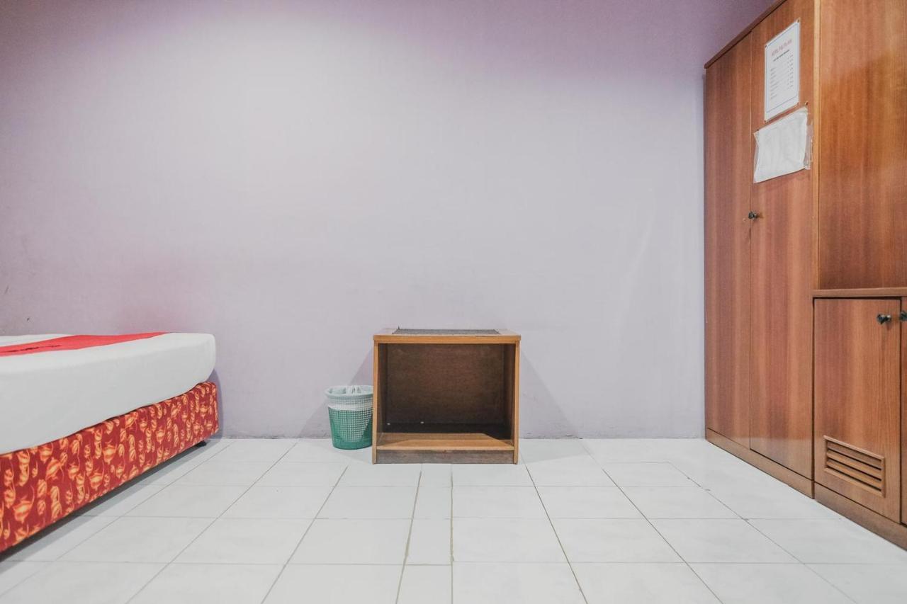 Reddoorz Near Nagoya Hill Mall Batam 5 Exterior photo